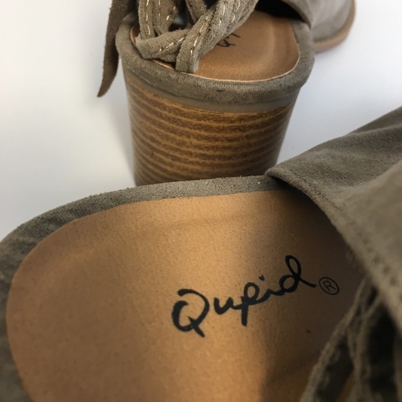 Qupid Gray Gladiator Stacked Block Heels Shoes Size 9 With Long Strings Tie - Picture 2 of 13